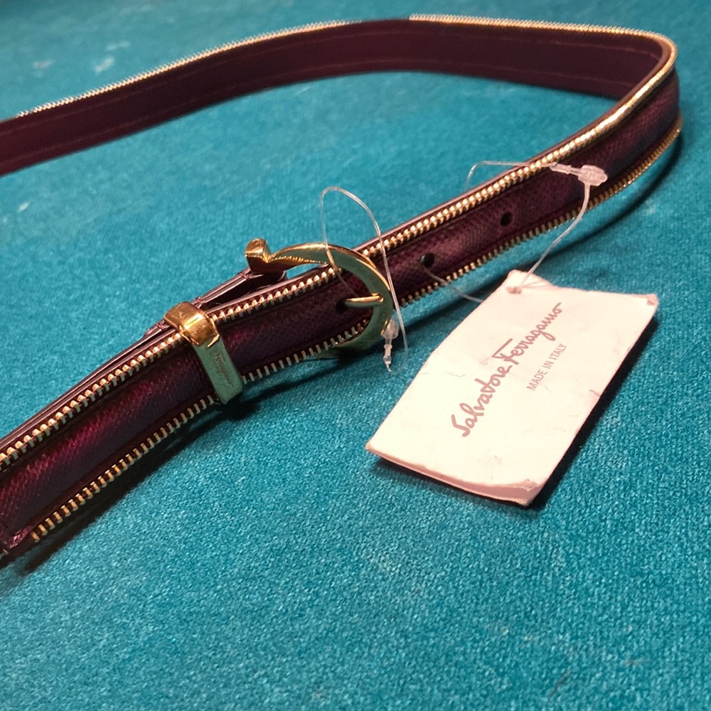 Salvatore Ferragamo belt with purple snake skin. Purple and gold. Size 100 cm.